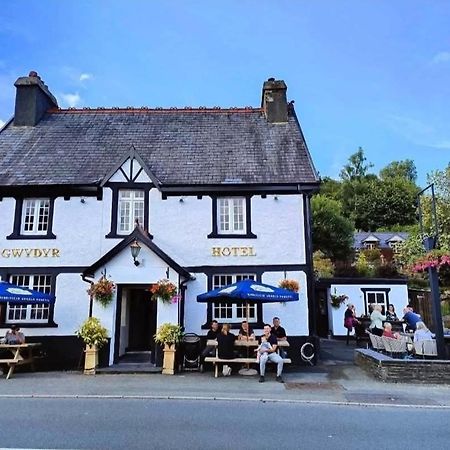 Y Gwydyr Hotel - Dolwyddelan Buitenkant foto