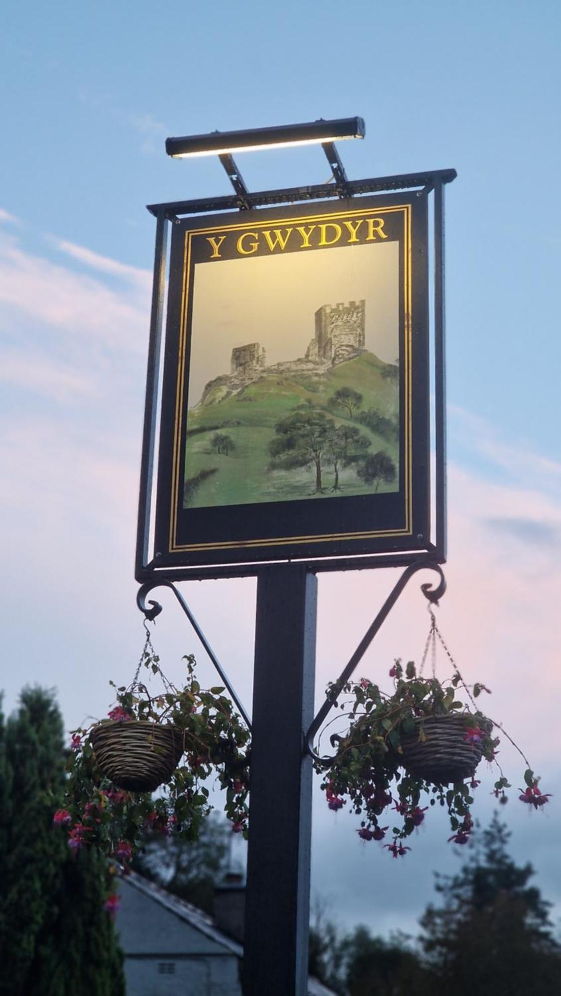 Y Gwydyr Hotel - Dolwyddelan Buitenkant foto