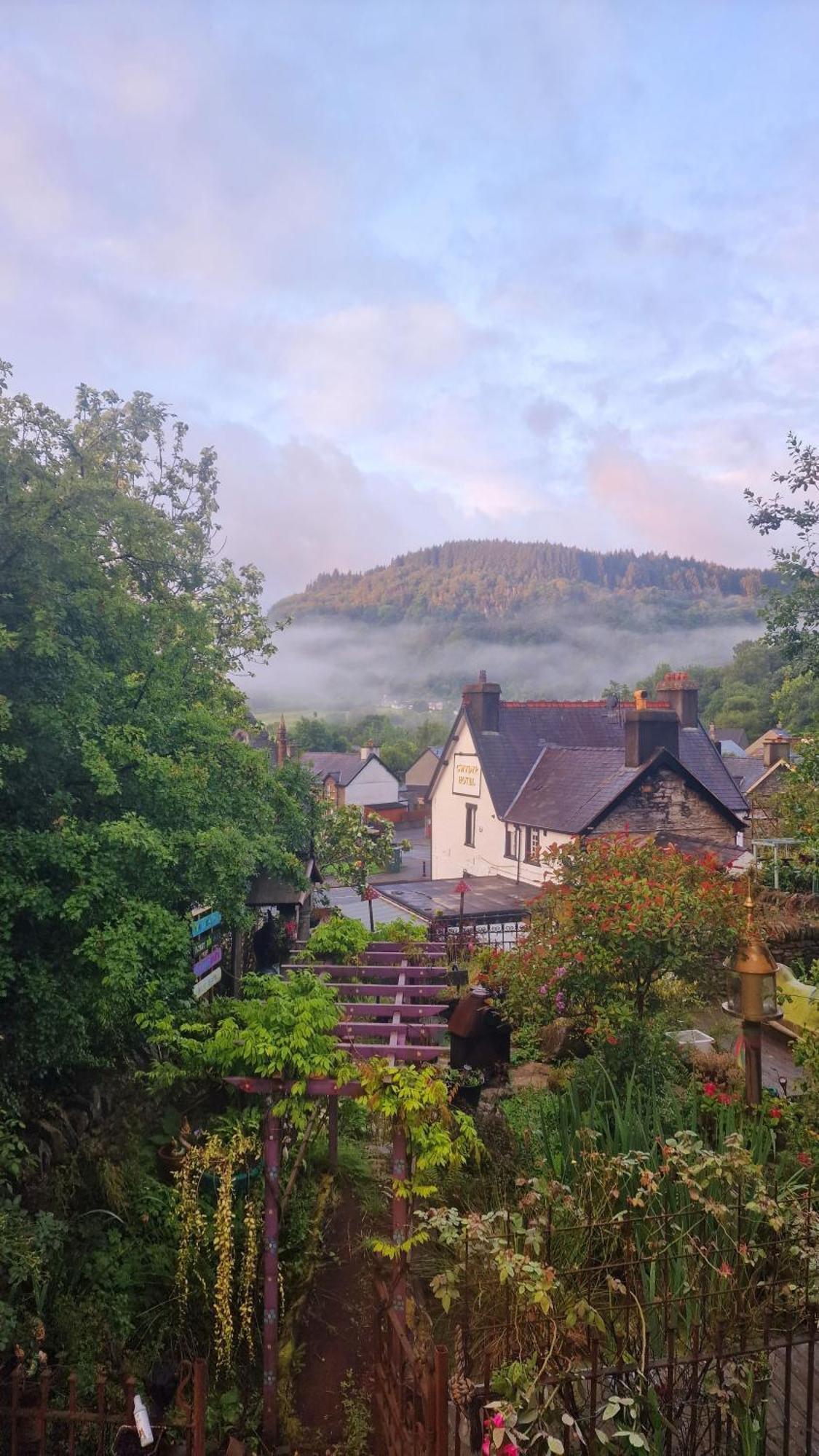 Y Gwydyr Hotel - Dolwyddelan Buitenkant foto